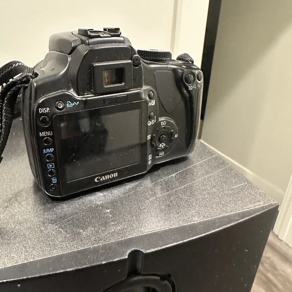 Canon EOS 400D Digital SLR Camera Perfect for Beautiful, Clear